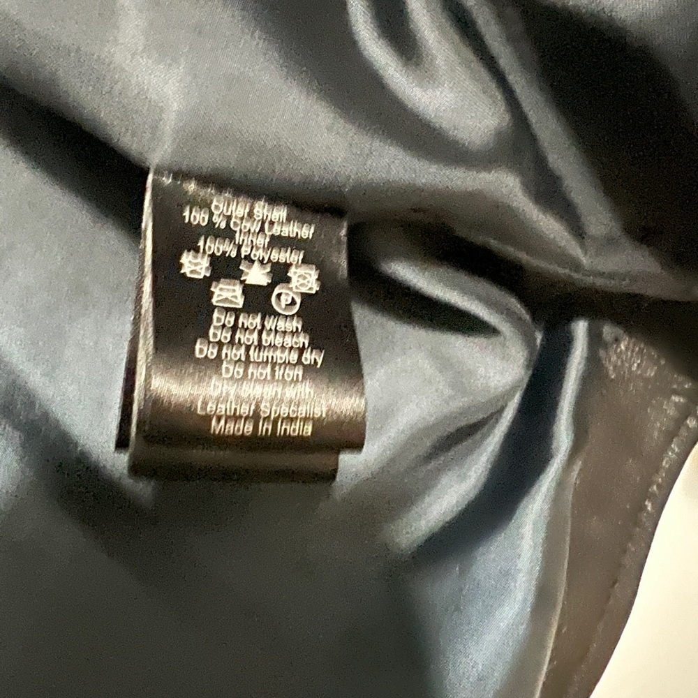*SALE* NEUW Genuine leather motorcycle jacket.  NWOT!  Very high quality. - Picture 7 of 8